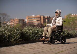 ¿Qué ventajas ofrecen las sillas de ruedas eléctricas?