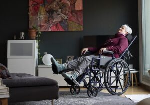 Sillas de ruedas manuales: ¿cuál elegir?