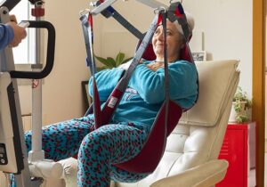 Arneses para trasladar el usuario de la cama a su silla de ruedas