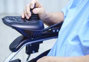 6 tips para escoger una silla de ruedas eléctrica